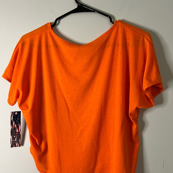 Philadelphia Flyers Women’s Orange Graphic Crop Top - Picture 4 of 4